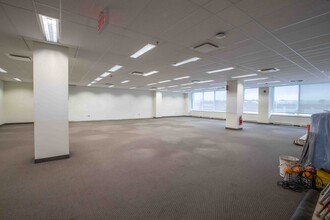 2505 Boul Laurier, Québec, QC à louer Photo intérieure– Image 2 sur 3