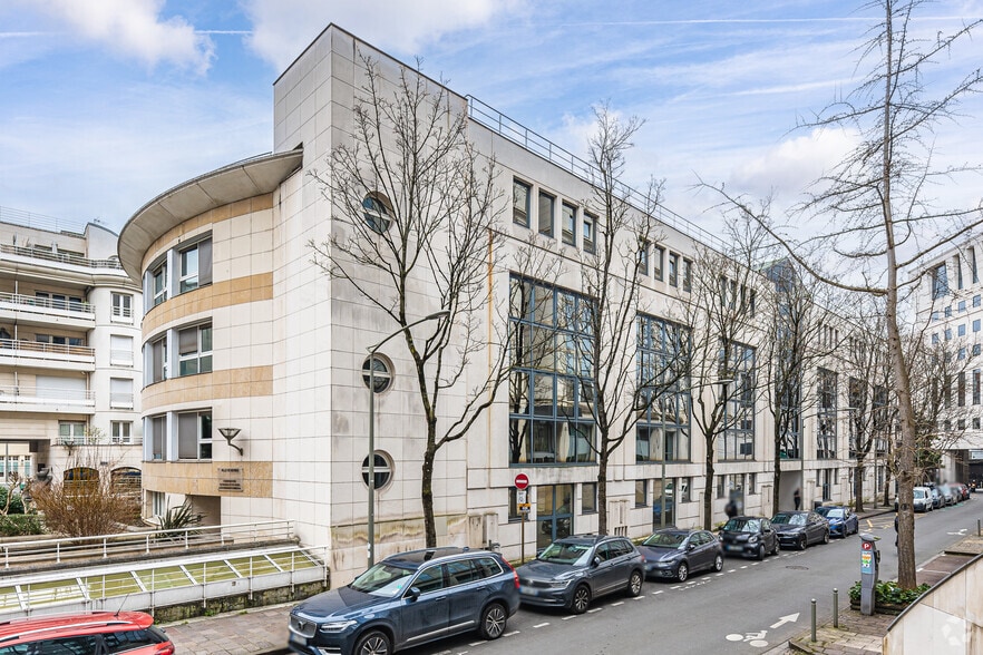 2 Avenue De La Cristallerie, Sèvres à louer - Photo de l’immeuble – Image 3 sur 4