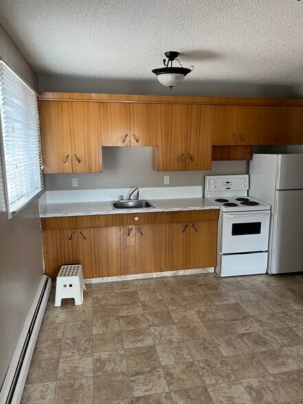 8205 85th Ave NW, Edmonton, AB à vendre - Photo de l’immeuble – Image 2 sur 13