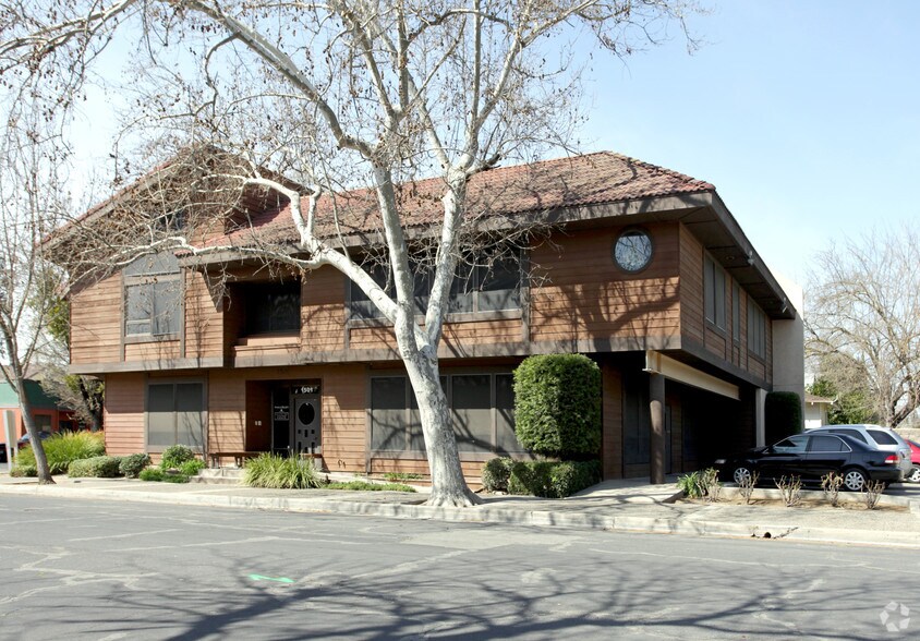 1501 F St, Modesto, CA à louer - Photo de l’immeuble – Image 2 sur 26