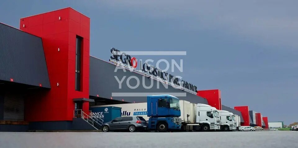 Local d’activités dans Le Blanc-Mesnil à louer - Photo de l’immeuble – Image 2 sur 2