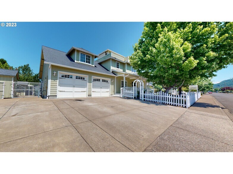 250 68th St, Springfield, OR à vendre - Photo de l’immeuble – Image 2 sur 53
