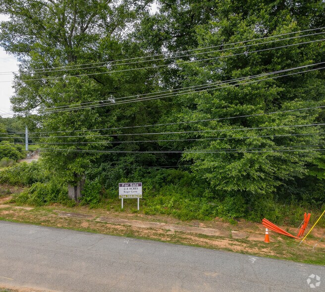 20108 Zion Ave, Cornelius, NC à vendre - Photo principale – Image 2 sur 5