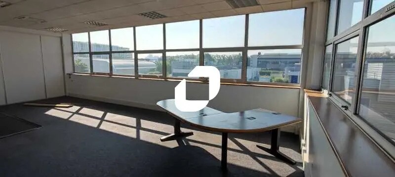 Bureau dans Bezons à louer - Photo de l’immeuble – Image 1 sur 7