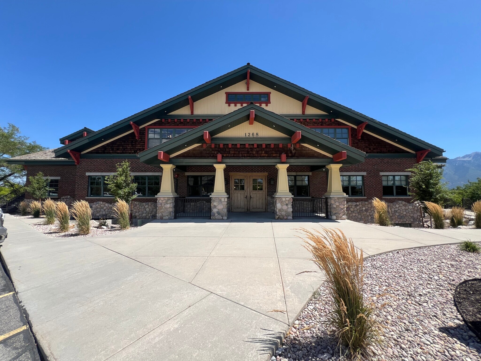 1268 W South Jordan Pky, South Jordan, UT à louer Photo principale– Image 1 sur 15