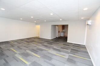 20285 Metcalf Ave, Bucyrus, KS à louer Photo intérieure– Image 2 sur 9