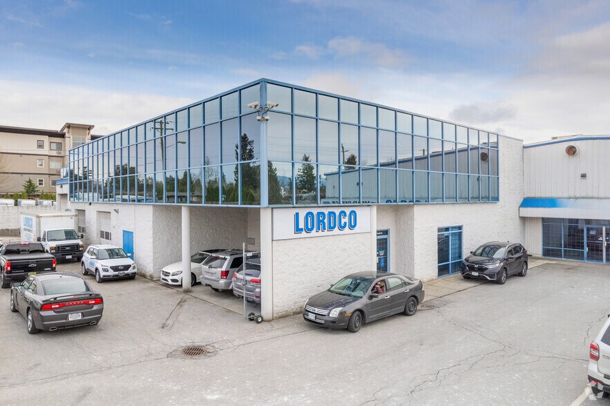 22866 Dewdney Trunk Rd, Maple Ridge, BC à louer - Photo de l’immeuble – Image 2 sur 3