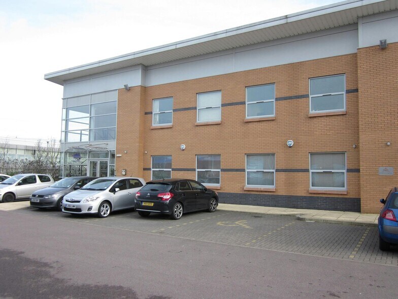 Centennial Ave, Borehamwood à louer - Photo de l’immeuble – Image 2 sur 32
