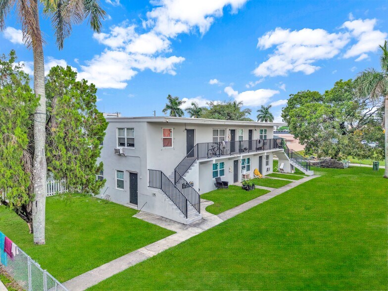 186 NW 1st St, Homestead, FL à vendre - Photo de l’immeuble – Image 2 sur 7