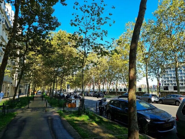 Plus de détails pour Local commercial à vendre