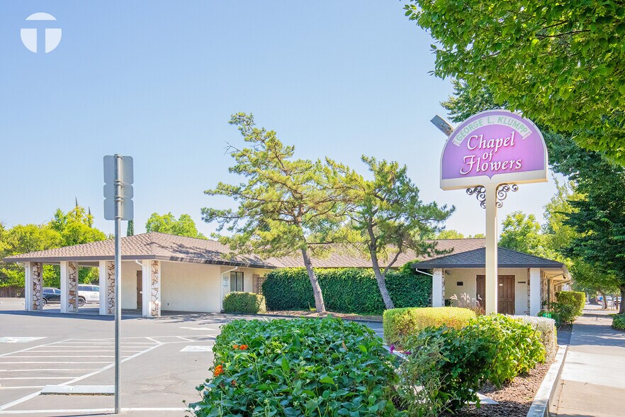 2685 Riverside Blvd, Sacramento, CA à vendre - Photo de l’immeuble – Image 1 sur 32