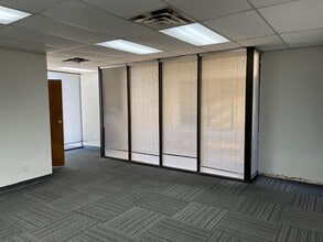 210 W Wilshire Blvd, Oklahoma City, OK à louer Photo intérieure– Image 2 sur 2