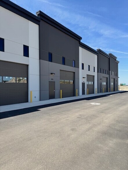 2200 E Chisholm Dr, Nampa, ID à louer - Photo de l’immeuble – Image 3 sur 9