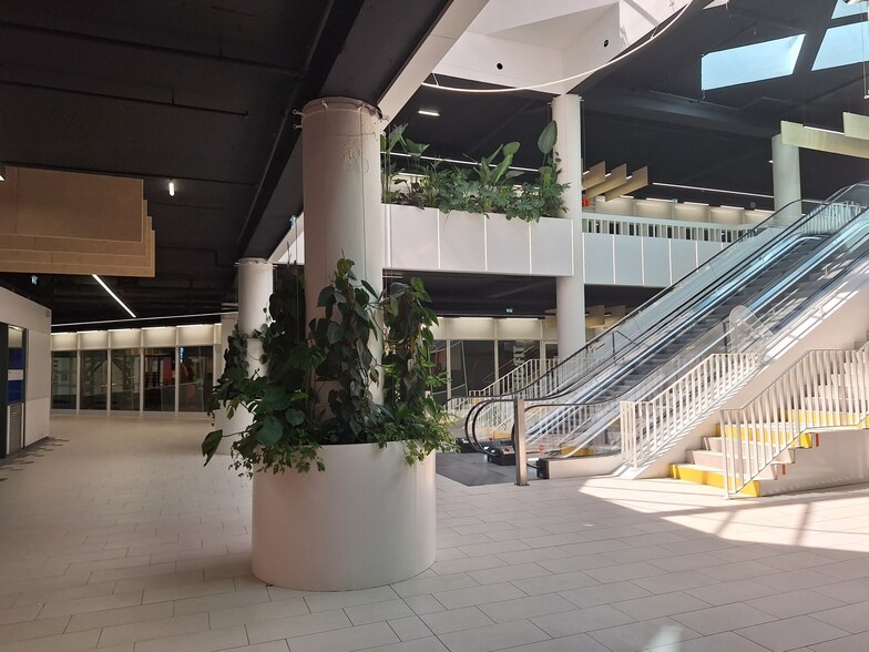 Local commercial dans Bordeaux à louer - Photo de l’immeuble – Image 1 sur 3