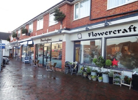 109 The St, Leatherhead à vendre - Photo principale – Image 1 sur 1
