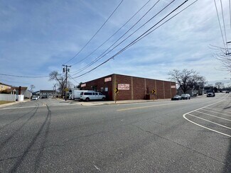 Plus de détails pour 1325 M St, Elmont, NY - Industriel/Logistique à vendre