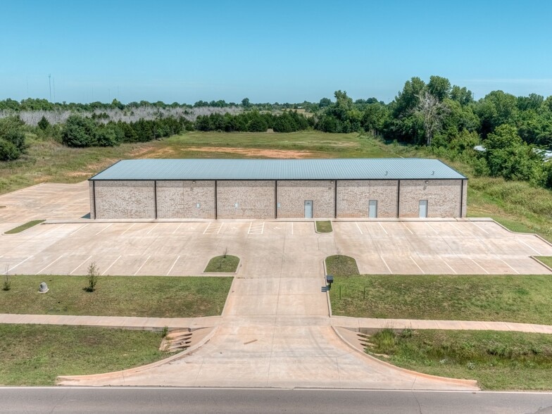 3303 NE 23rd St, Oklahoma City, OK à vendre - Photo principale – Image 1 sur 17