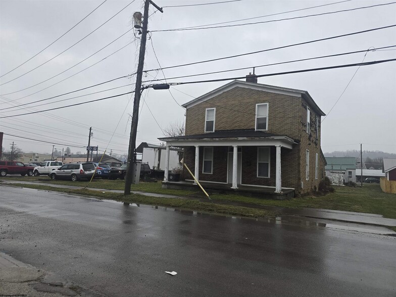 21 S Locust St, Buckhannon, WV à vendre - Photo de l’immeuble – Image 3 sur 16