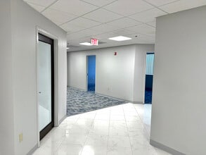 999-1001 W Yamato Rd, Boca Raton, FL à louer Photo intérieure– Image 2 sur 14