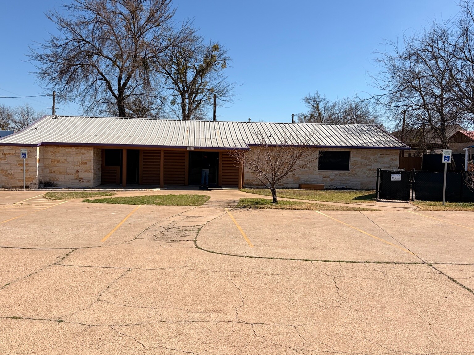 515 W Bridge St, Granbury, TX à louer Photo principale– Image 1 sur 15