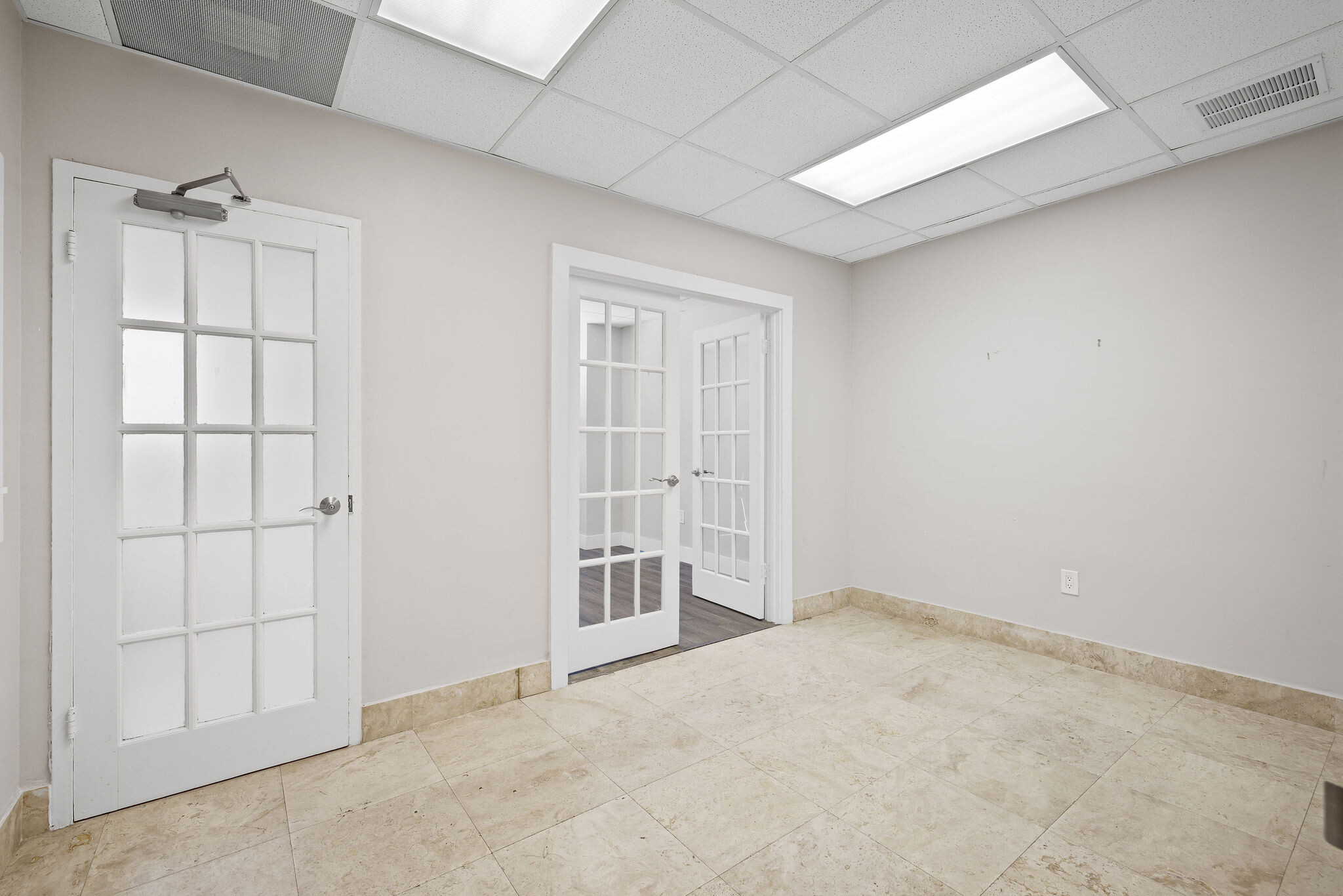 960 W 41st St, Miami Beach, FL à louer Photo intérieure– Image 1 sur 19