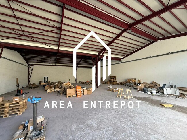 Plus de détails pour Local d'activités à louer