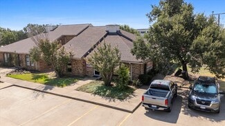 Plus de détails pour 1055 W Pioneer Pky, Grand Prairie, TX - Bureau à louer