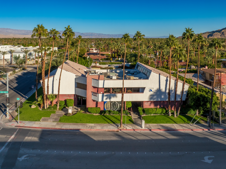 1000 S Palm Canyon Dr, Palm Springs, CA à louer - Photo de l’immeuble – Image 3 sur 16
