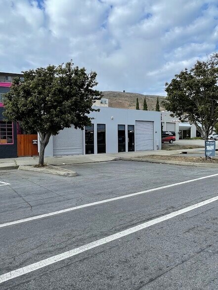 943-945 Airport Blvd, South San Francisco, CA à louer - Photo principale – Image 1 sur 9