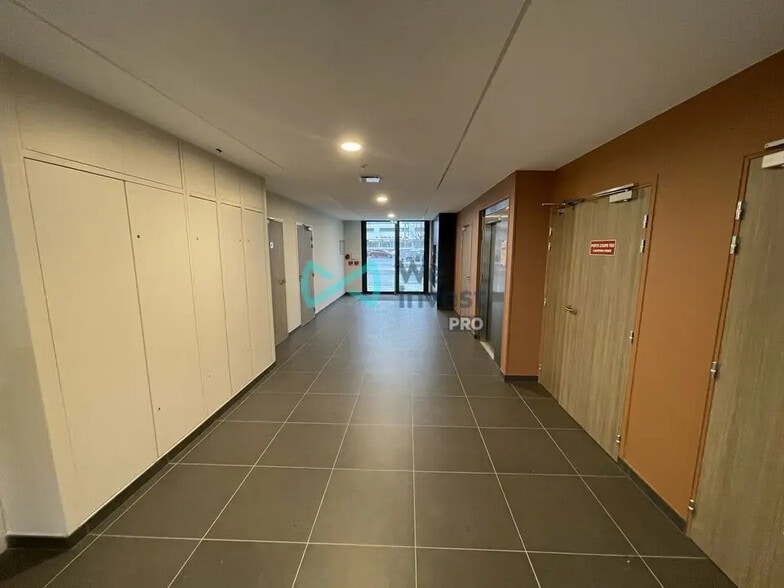 Bureau dans Bezannes à louer - Hall d’entrée – Image 3 sur 5