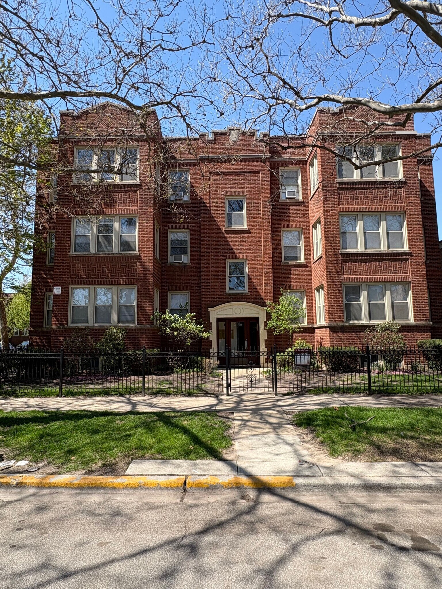 2432-2434 W Fargo Ave, Chicago, IL à vendre Photo de l’immeuble– Image 1 sur 18