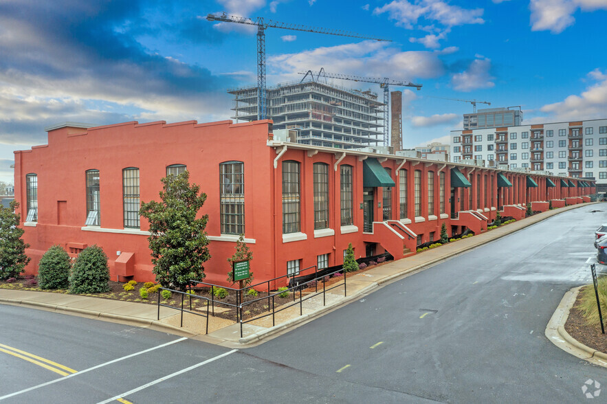 2108 South Blvd, Charlotte, NC à louer - Photo de l’immeuble – Image 2 sur 4