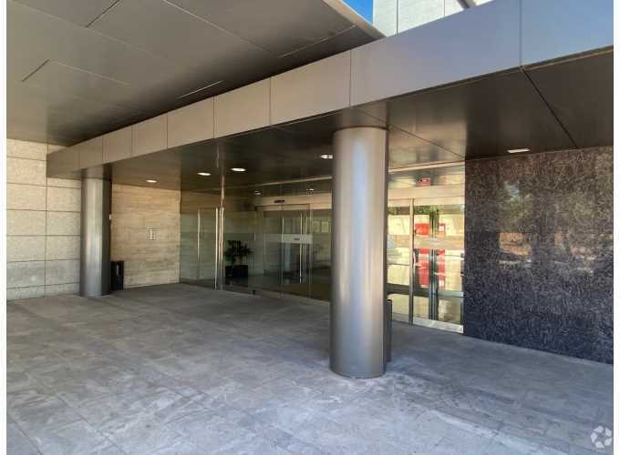 Avenida de Pirineos, 7, San Sebastián De Los Reyes, Madrid à vendre - Photo de l’immeuble – Image 2 sur 20