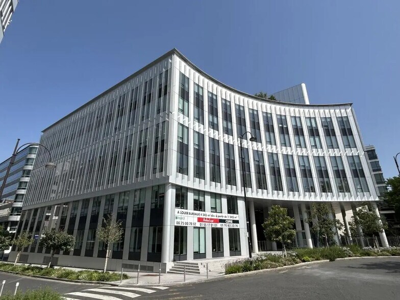 3 Place Renault, Rueil-Malmaison à louer - Photo de l’immeuble – Image 2 sur 11