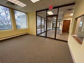 125 S Wilke Rd, Arlington Heights, IL à louer Photo intérieure– Image 2 sur 7