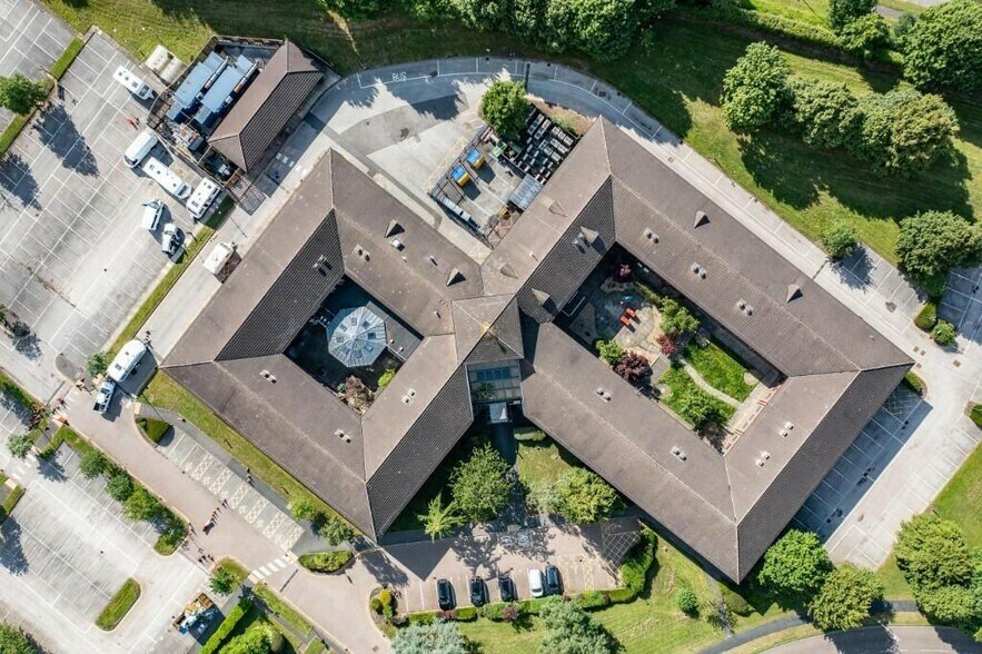 Gadbrook Park, Northwich à louer - Photo de l’immeuble – Image 1 sur 2