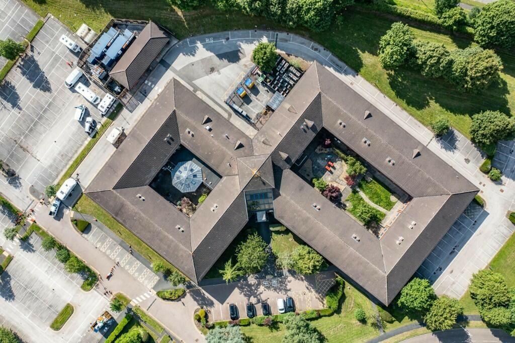 Gadbrook Park, Northwich à louer Photo de l’immeuble– Image 1 sur 3