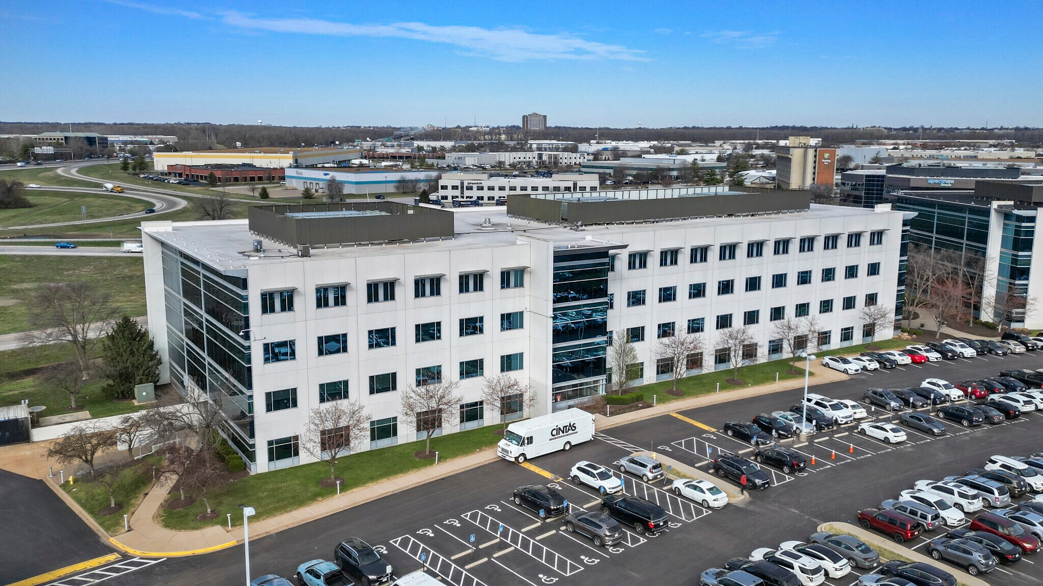 111 Corporate Office Dr, Earth City, MO à vendre Photo principale– Image 1 sur 9