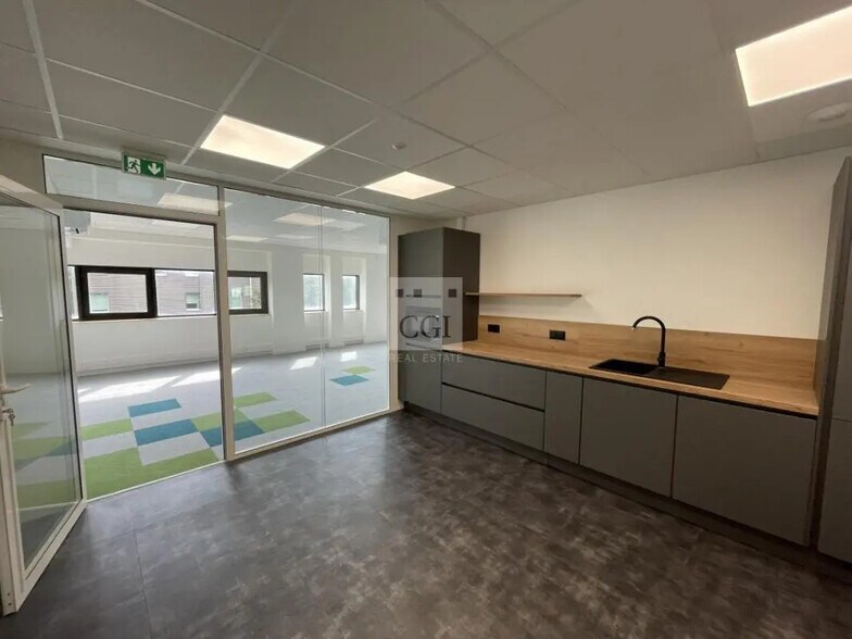 Bureau dans Seyssins à louer - Photo de l’immeuble – Image 2 sur 4