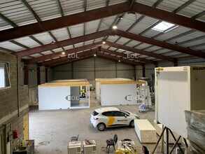 Local d’activités dans Ennery à louer Photo de l’immeuble– Image 1 sur 26