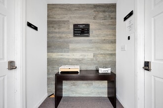 429 W Main St, Patchogue, NY à louer Photo intérieure– Image 2 sur 29