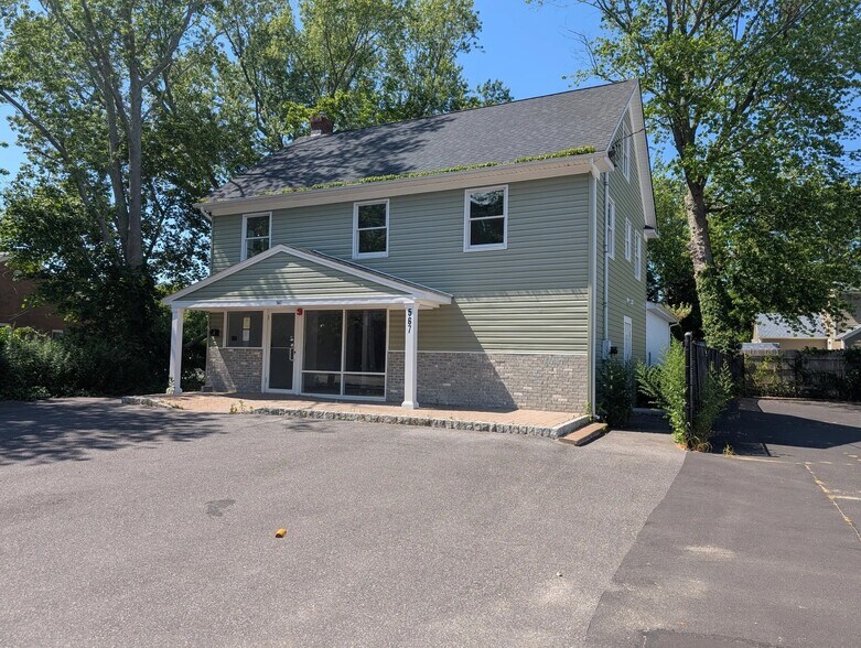 567 Rt-25a, Rocky Point, NY à louer - Photo de l’immeuble – Image 2 sur 5