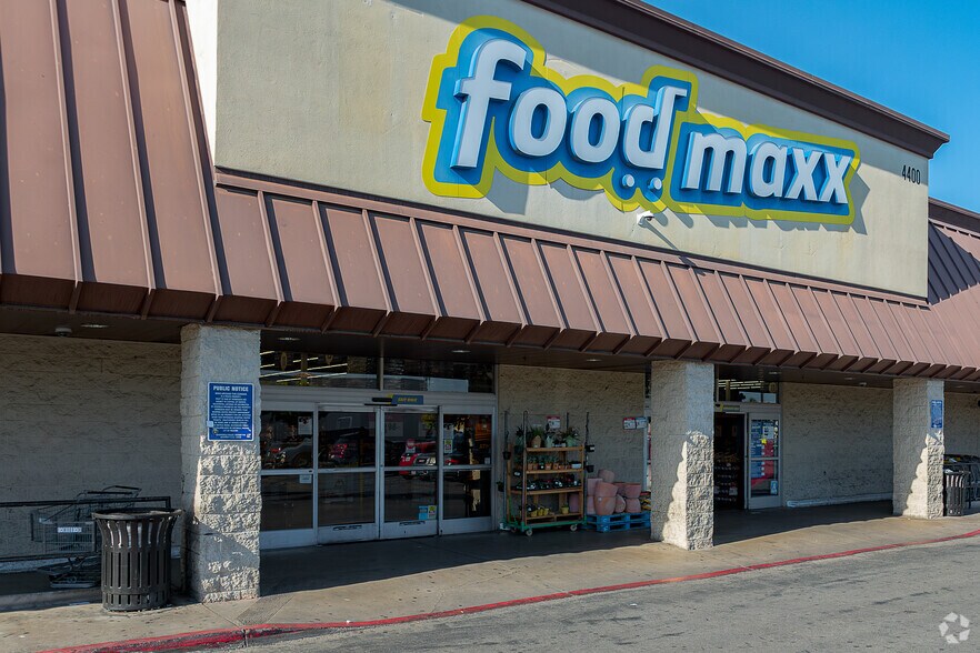 4320-4422 Ming Ave, Bakersfield, CA à vendre - Photo de l’immeuble – Image 2 sur 11