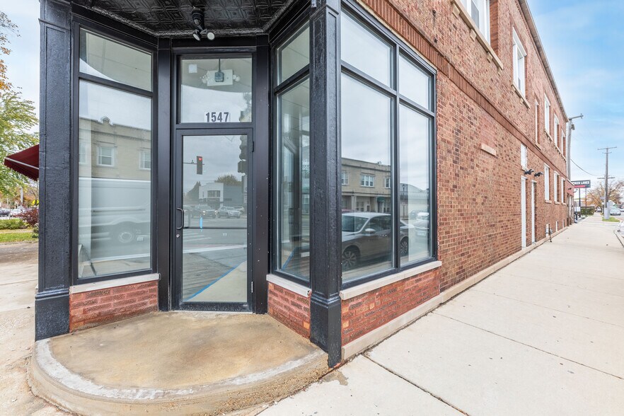 1547 S Oak Park Ave, Berwyn, IL à louer - Photo de l’immeuble – Image 3 sur 12