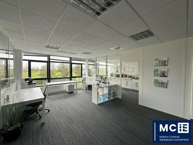 Bureau dans Entzheim à louer - Photo de l’immeuble – Image 1 sur 8
