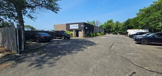 Plus de détails pour 160 Irish Ln, Islip Terrace, NY - Local commercial à vendre