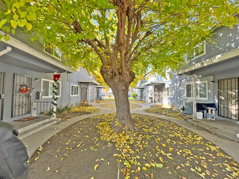 6221-6225 39th St, Sacramento, CA à vendre - Photo de l’immeuble – Image 3 sur 17