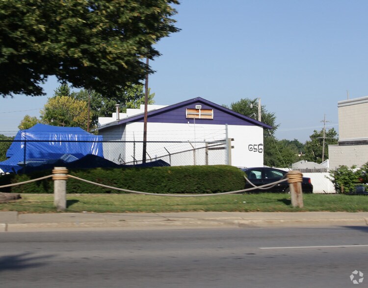 656 Broadway, Aurora, IL à vendre - Photo de l’immeuble – Image 2 sur 2