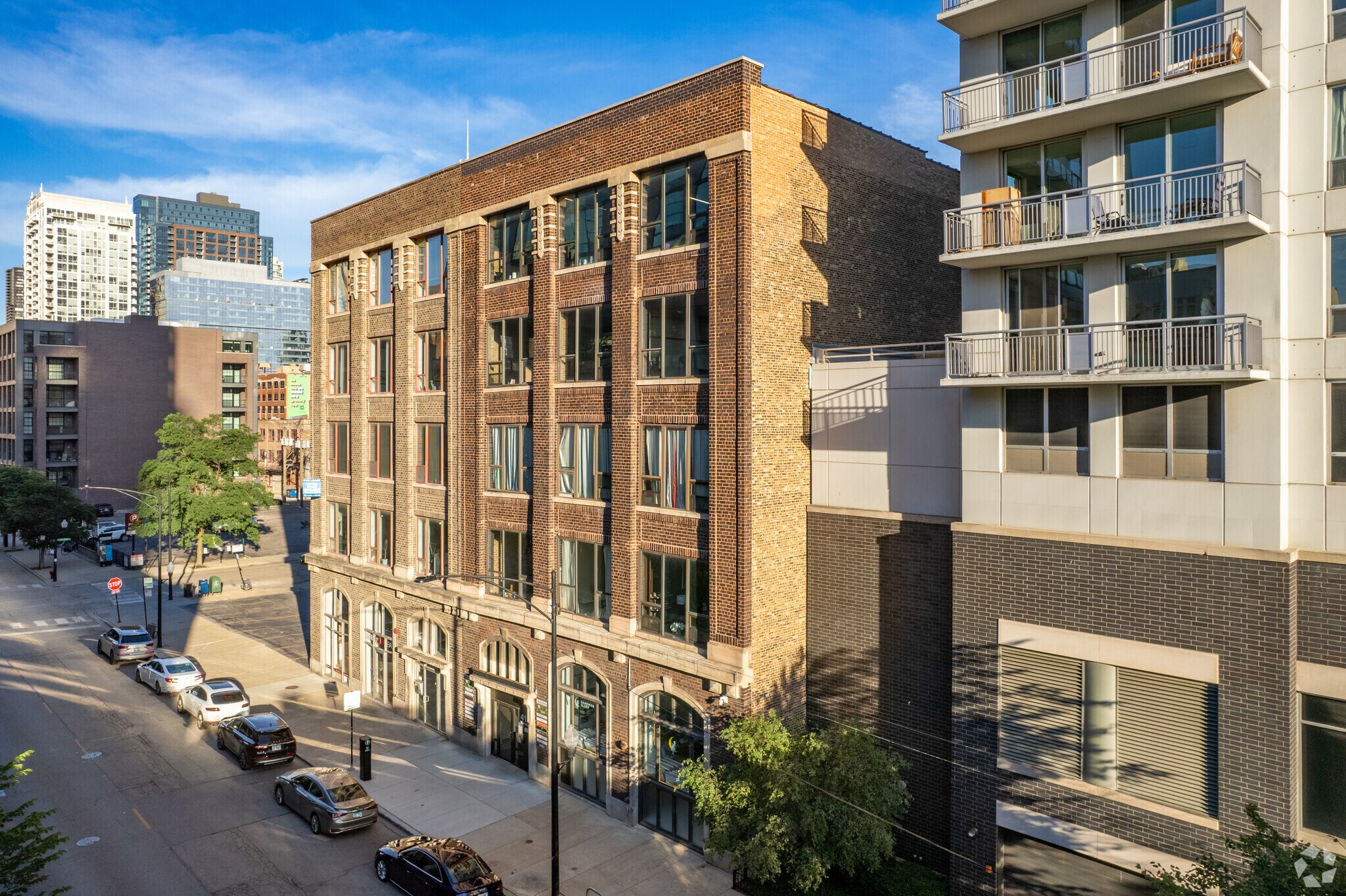 415 W Huron St, Chicago, IL à louer Photo de l’immeuble– Image 1 sur 14