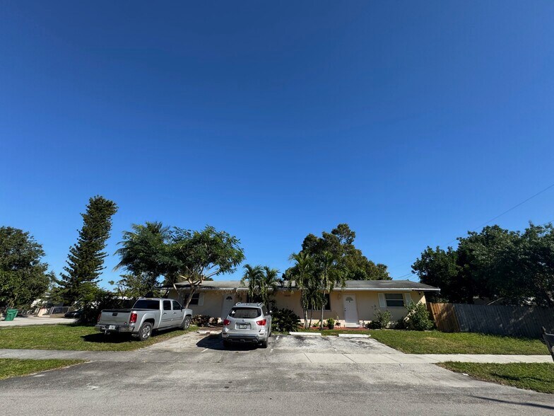 2200 SW 42nd Ave, Fort Lauderdale, FL à vendre - Photo de l’immeuble – Image 3 sur 12